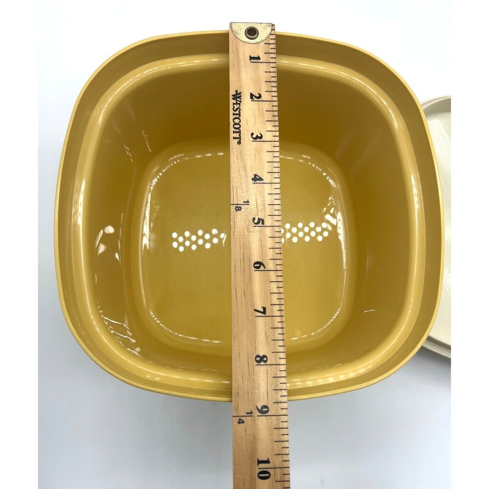 Vintage Multi-Server Tupperware Container - Harvest Gold - Picture 5 of 5